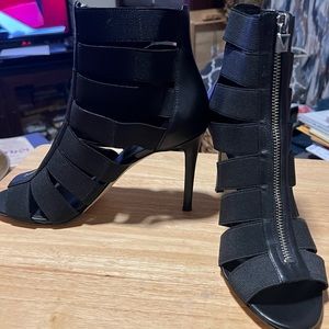 Michael Kors Heel with zipper